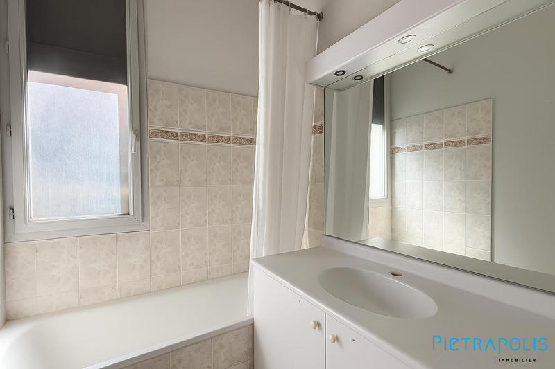 Appartement - 79 m² - 3 pièces