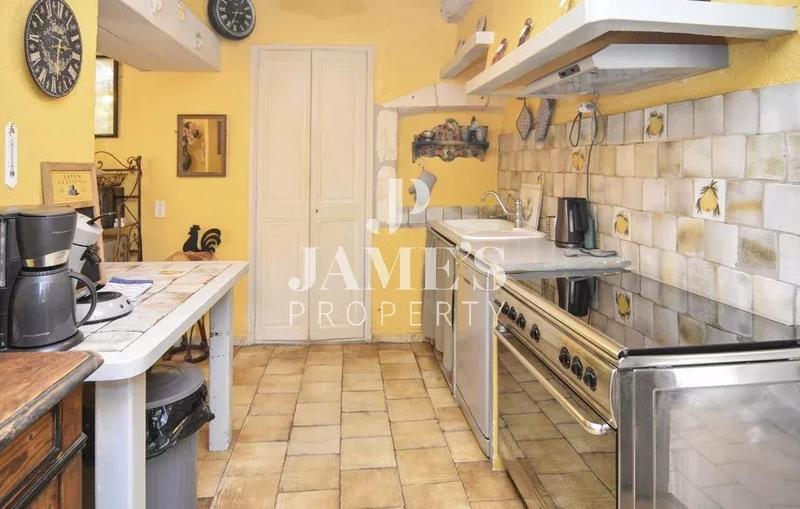 Maison - 94 m² - 5 pièces