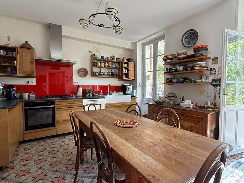 Maison de maîtres - 264 m² - 7 pièces