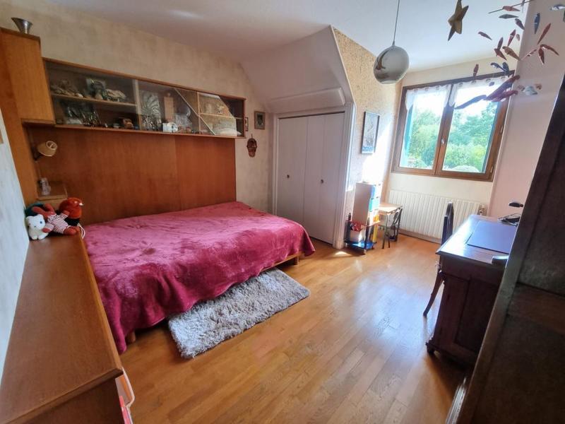 Maison - 221 m² - 8 pièces