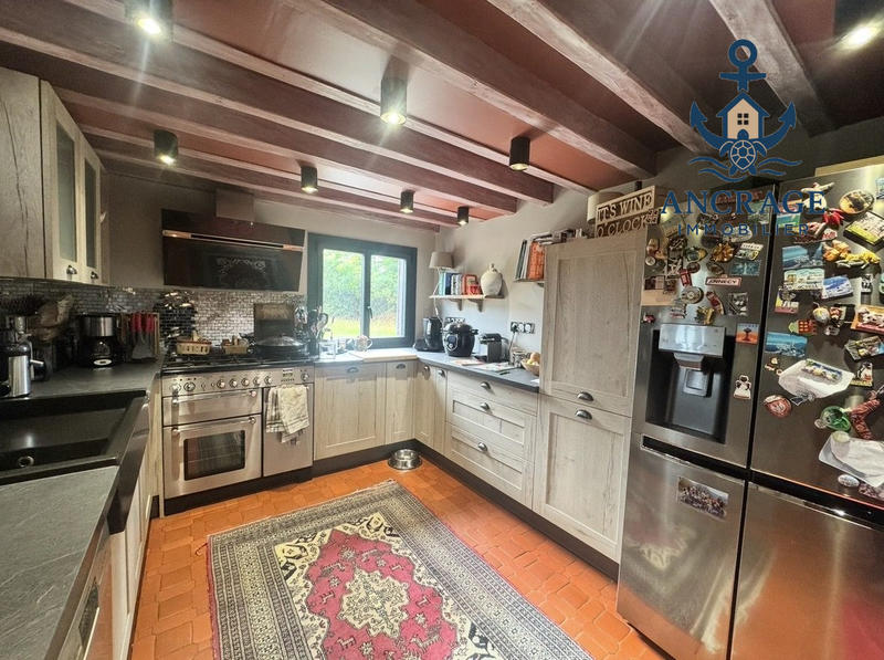 Maison - 160 m² - 11 pièces