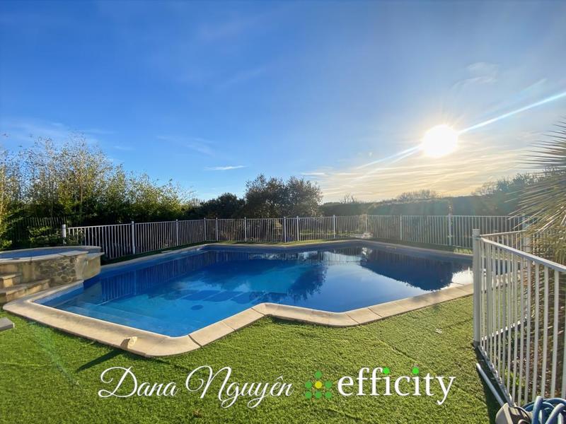 Villa - 176 m² - 8 pièces