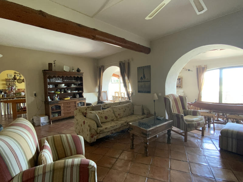 Maison - 205 m² - 6 pièces