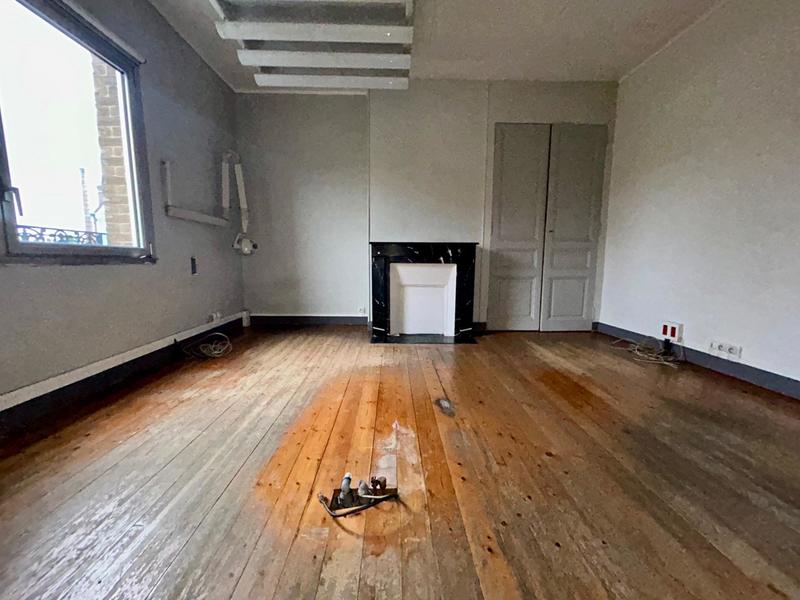 Local commercial - 210 m² - 9 pièces