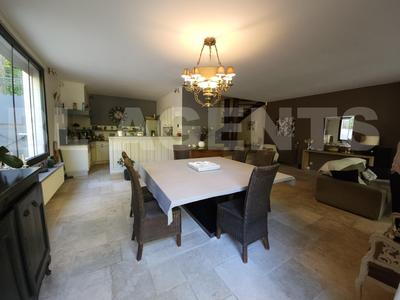 Maison - 137 m² - 5 pièces