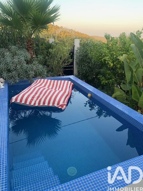 Maison - 92 m² - 5 pièces