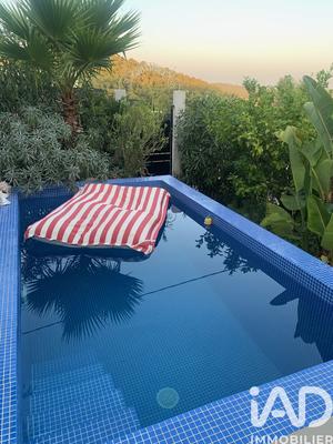 Maison - 92 m² - 5 pièces