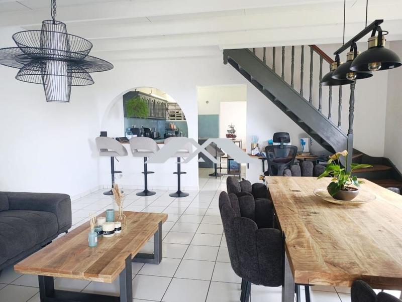 Maison - 88 m² - 4 pièces