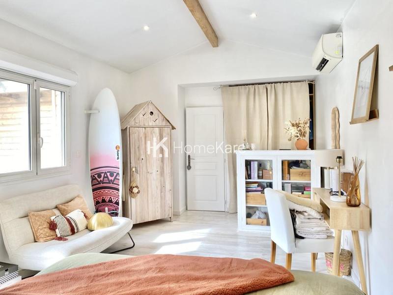 Villa - 201 m² - 7 pièces