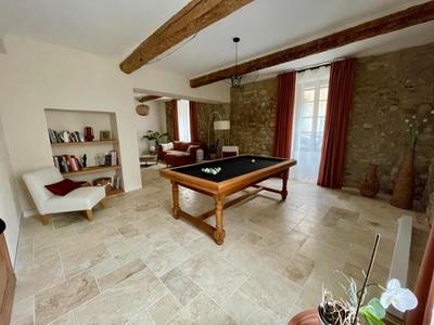 Maison - 201 m² - 10 pièces