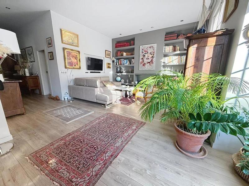 Appartement - 95 m² - 3 pièces