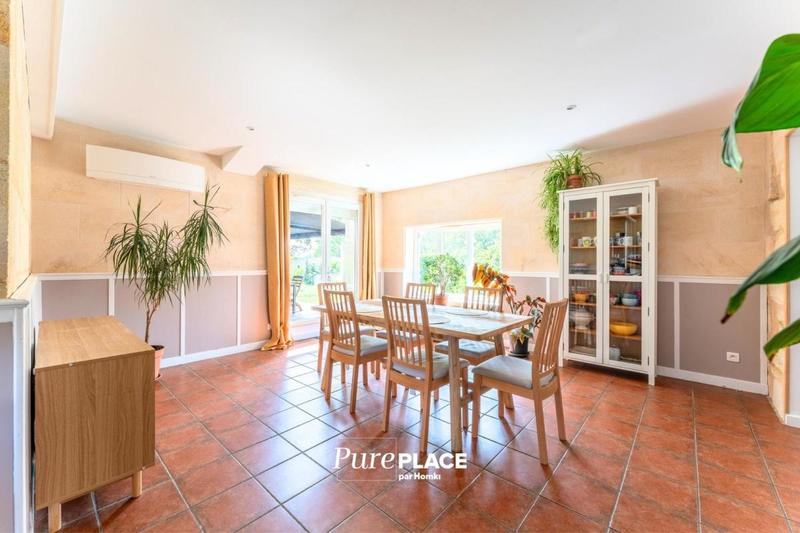 Maison - 270 m² - 7 pièces