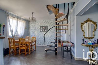 Maison - 98 m² - 5 pièces