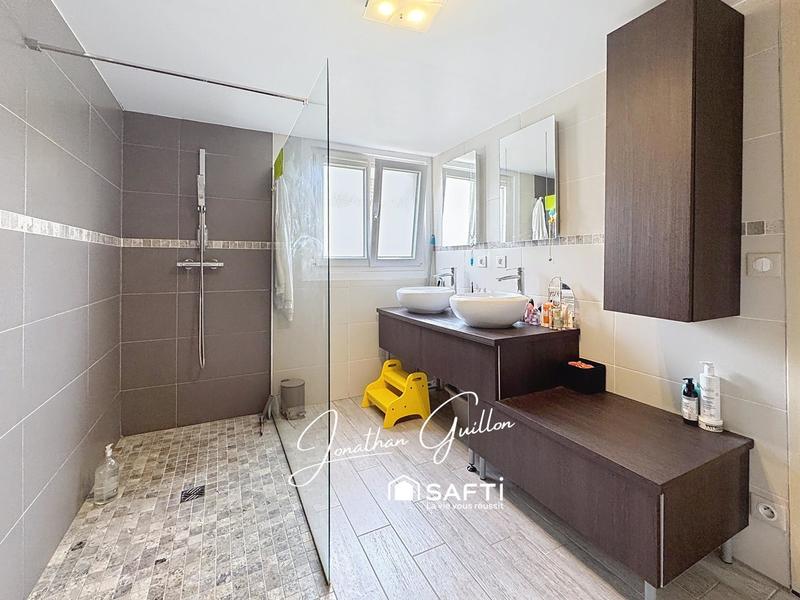 Appartement - 85 m² - 3 pièces