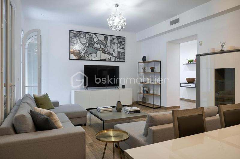 Appartement - 175 m² - 6 pièces