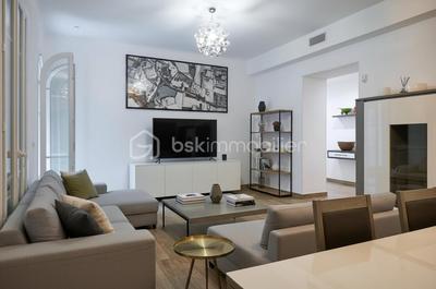 Appartement - 175 m² - 6 pièces