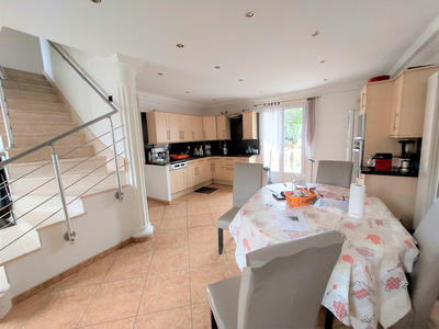 Maison - 120 m² - 4 pièces