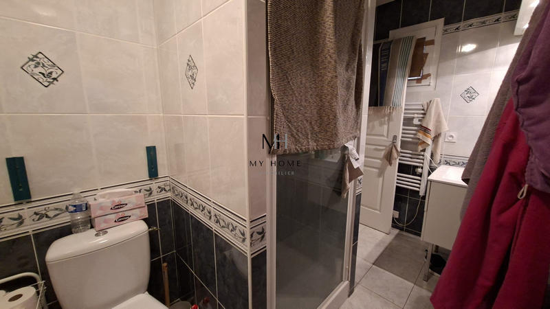 Maison traditionnelle - 170 m² - 8 pièces