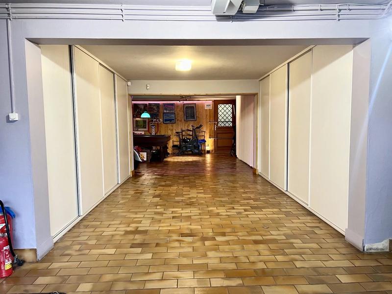 Maison - 213 m² - 7 pièces