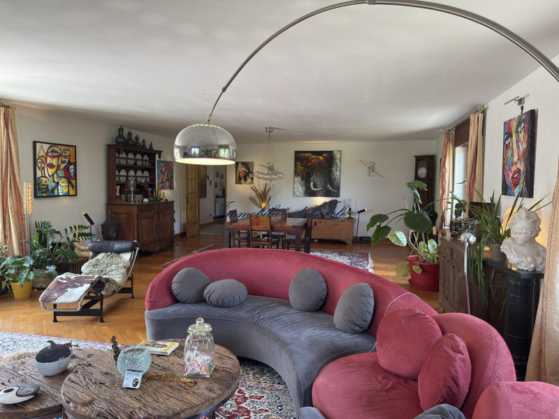 Maison - 467 m² - 11 pièces