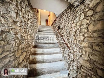 Maison - 410 m² - 9 pièces