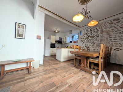 Maison - 200 m² - 7 pièces