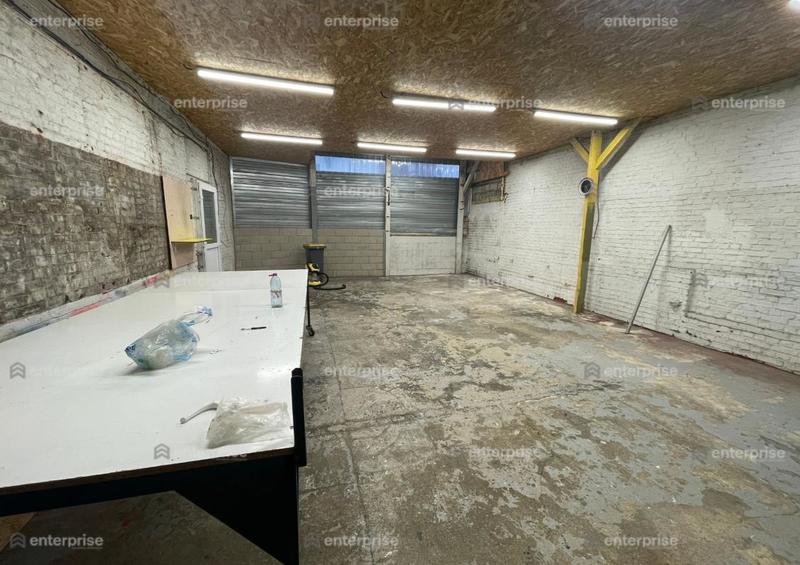 Local d'activité / Entrepôt - 140 m²