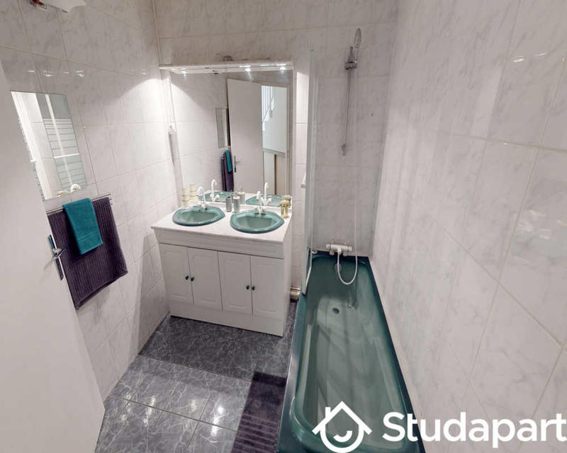 Chambre - 120 m² - 1 pièce