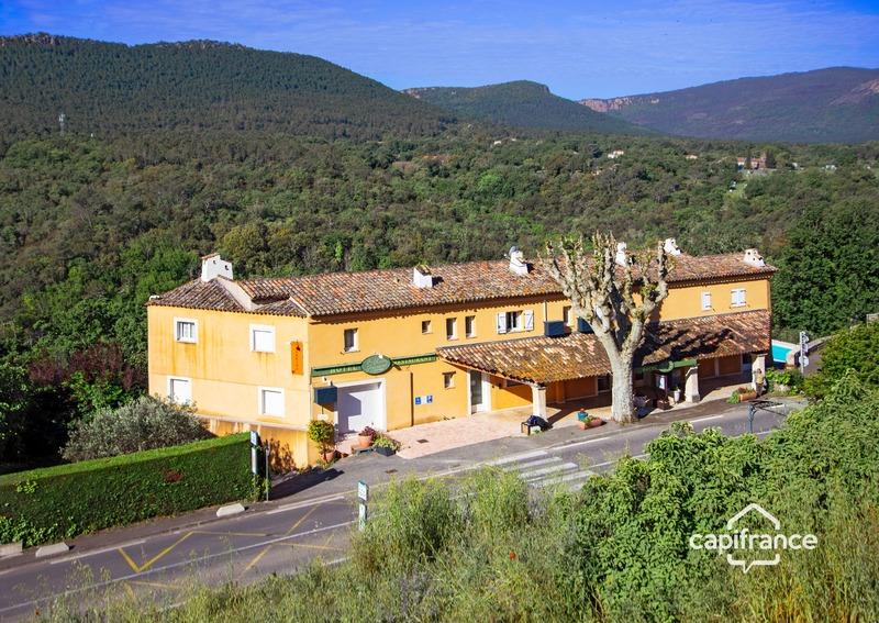 Maison - 351 m² - 16 pièces