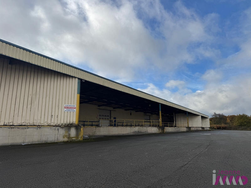 Entrepôt - 1 200 m²