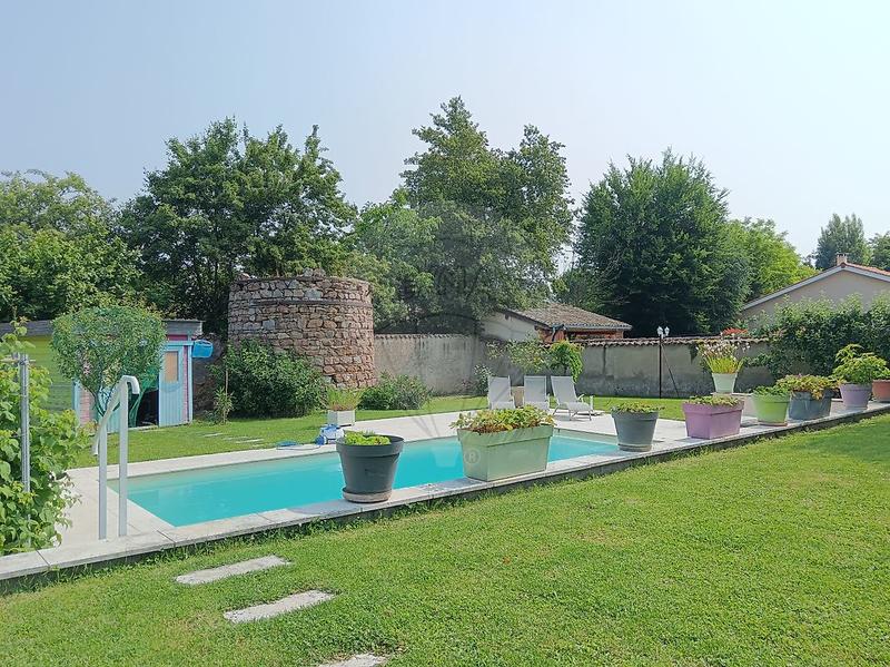 Maison - 296 m² - 10 pièces