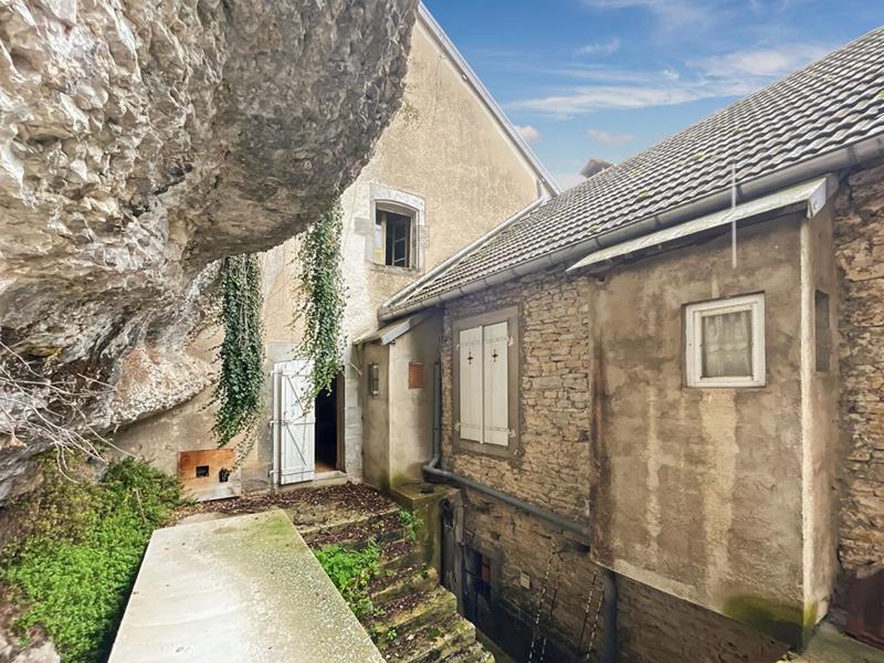 Maison - 250 m² - 8 pièces