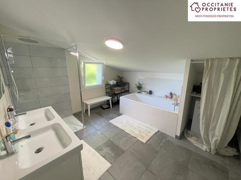 Maison - 163 m² - 8 pièces