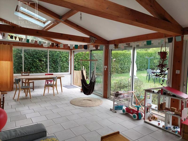 Maison - 210 m² - 9 pièces