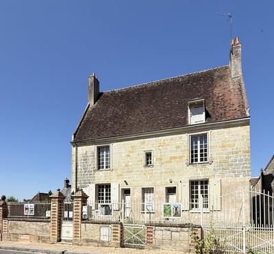 Maison ancienne - 220 m² - 9 pièces