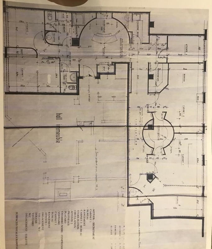 Local commercial - 147 m² - 6 pièces
