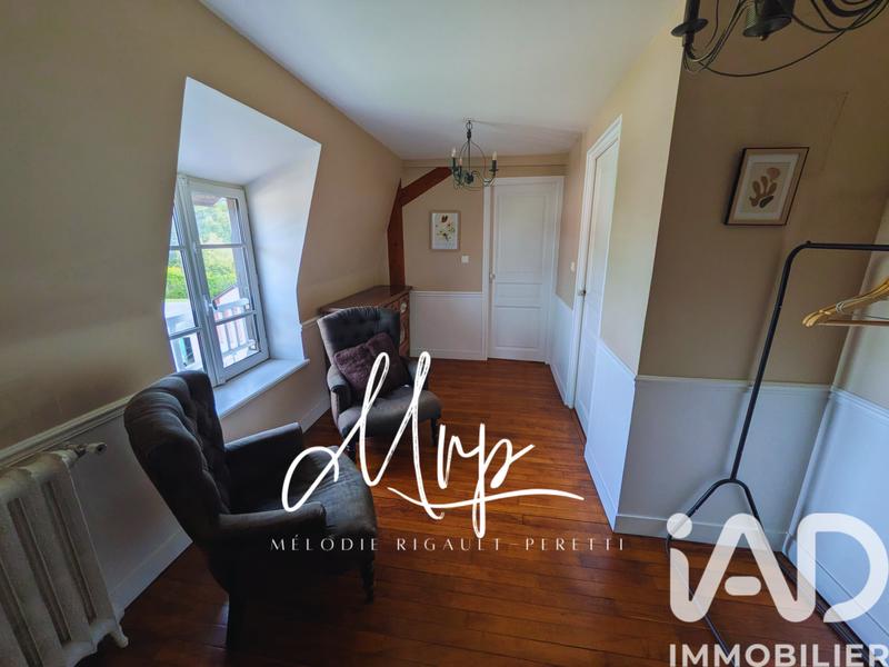 Maison - 228 m² - 8 pièces