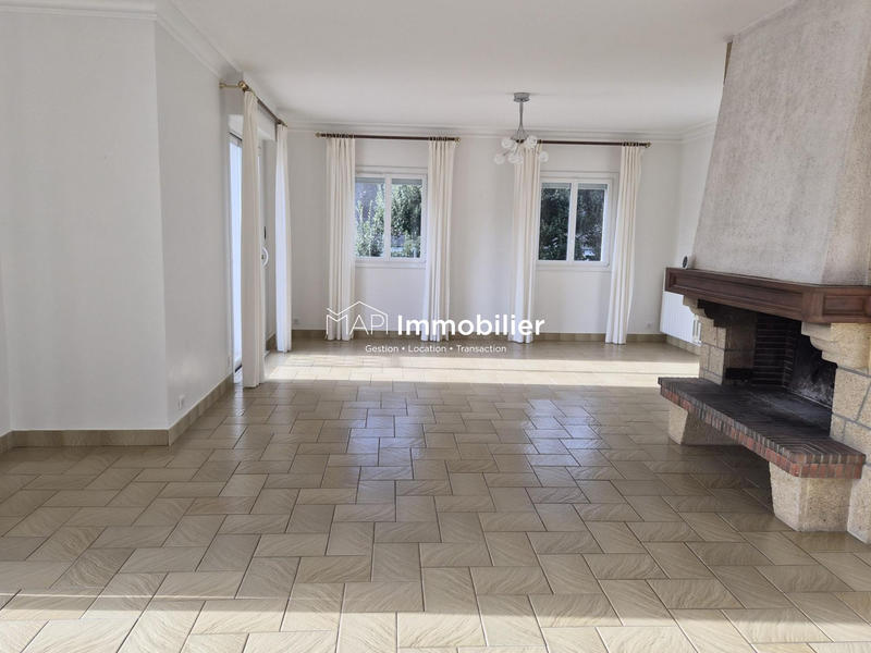 Maison - 160 m² - 8 pièces