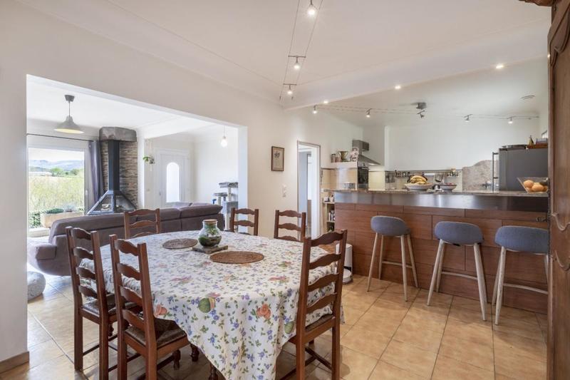 Maison - 226 m² - 8 pièces