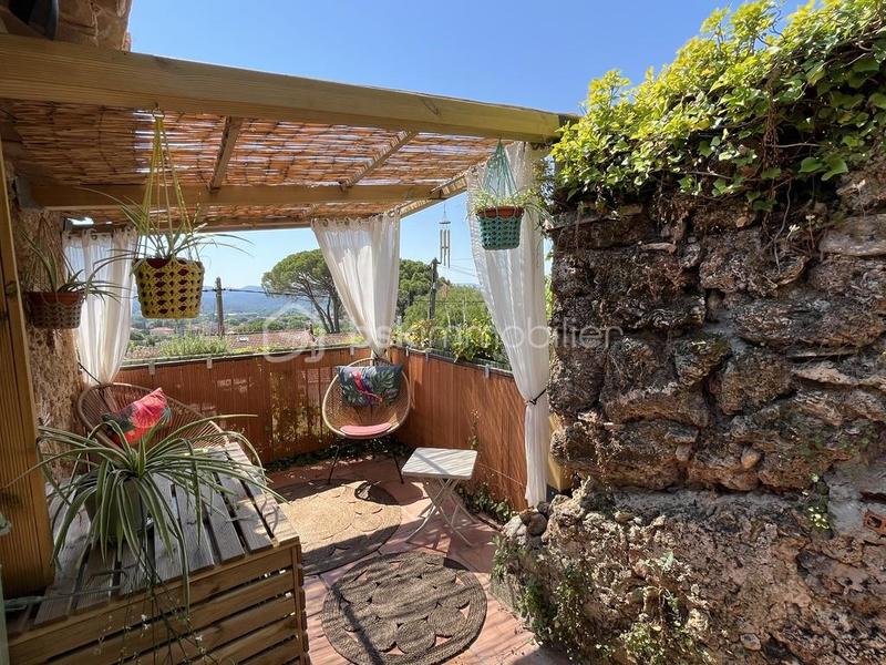 Demeure - 239 m² - 7 pièces