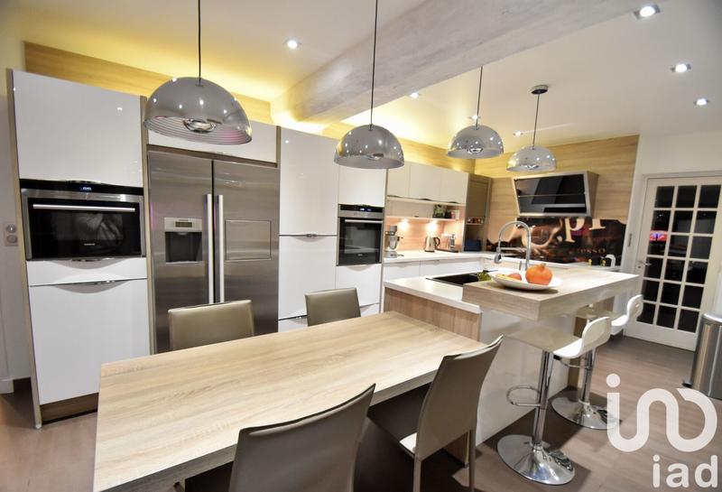 Maison - 320 m² - 10 pièces