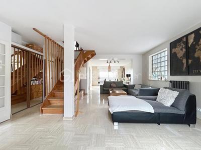 Villa - 160 m² - 8 pièces