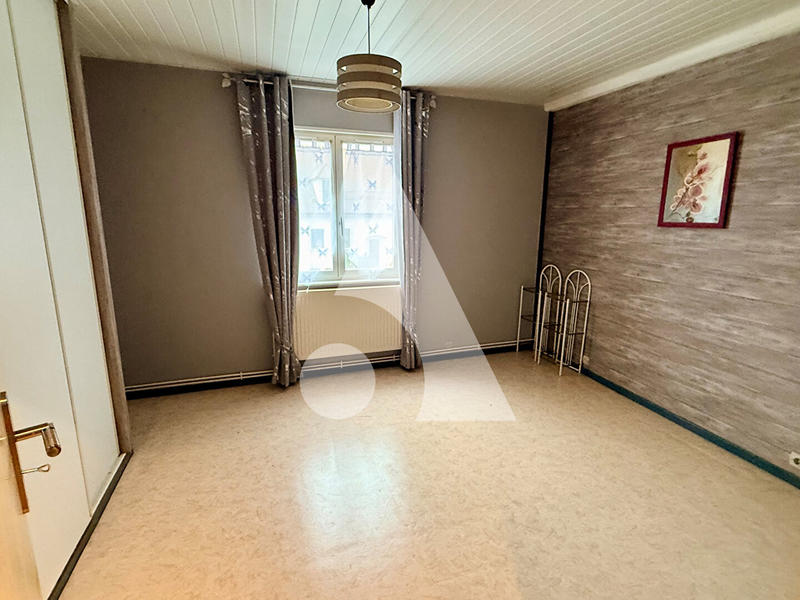 Maison - 177 m² - 6 pièces