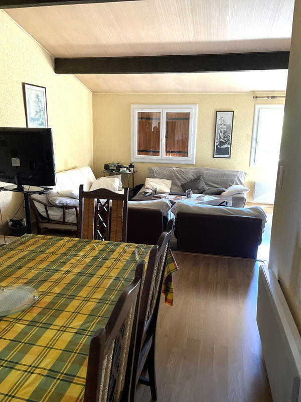 Maison - 205 m² - 9 pièces