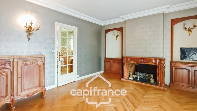 Maison - 189 m² - 6 pièces