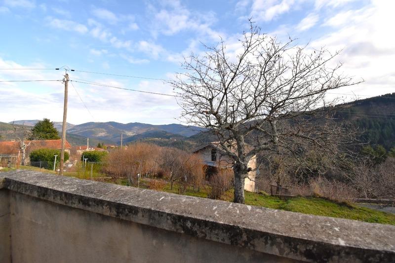 Maison en pierre - 251 m² - 10 pièces