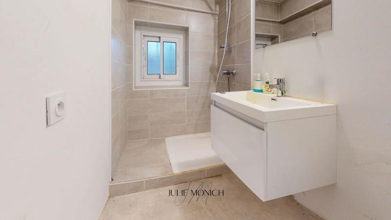 Maison - 99 m² - 5 pièces