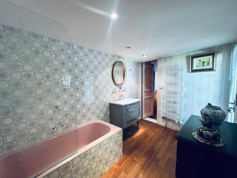 Maison bourgeoise - 212 m² - 6 pièces