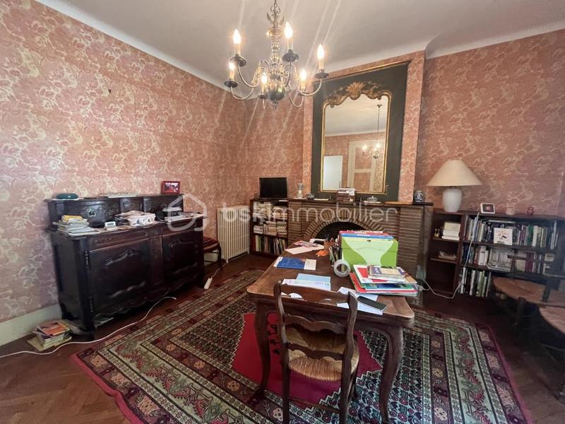 Propriété - 207 m² - 8 pièces