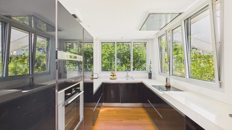 Maison - 320 m² - 8 pièces